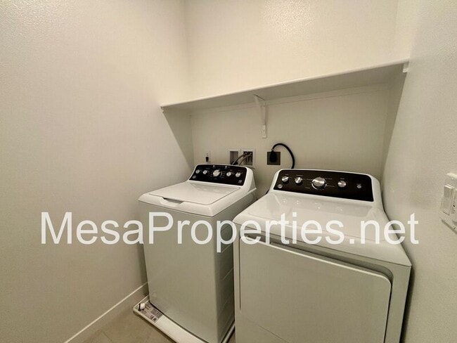 Building Photo - 2601 Cloudview Privado