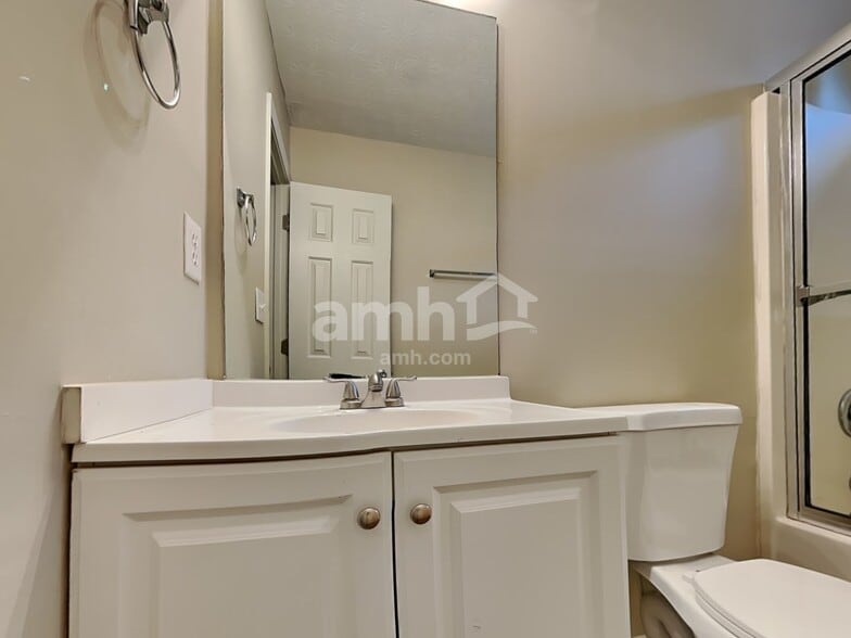 Building Photo - 5410 Lakebrooke Run