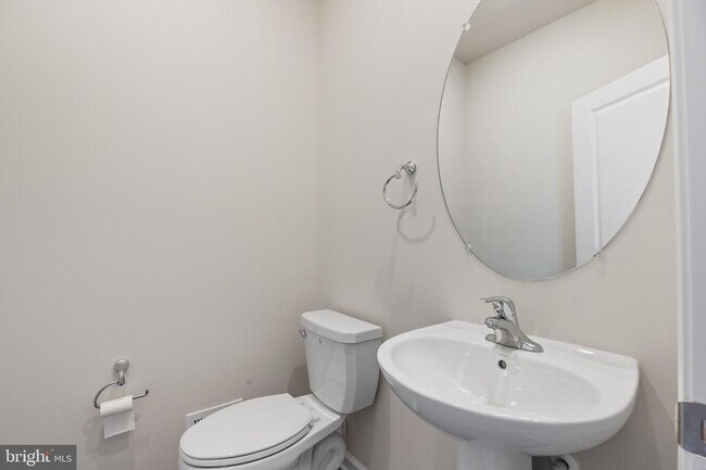 Building Photo - 105 Milburn Dr