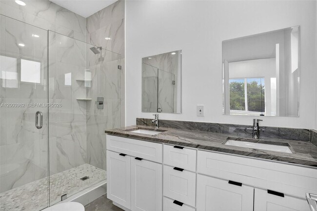 Building Photo - 655 NW 24th Ave