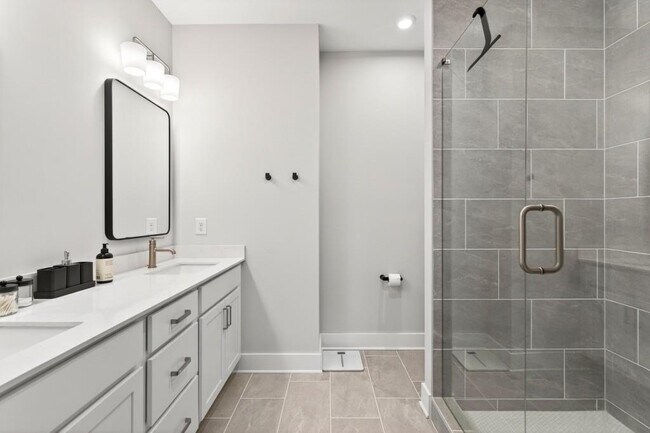 Building Photo - 2641 Mackintosh Ct