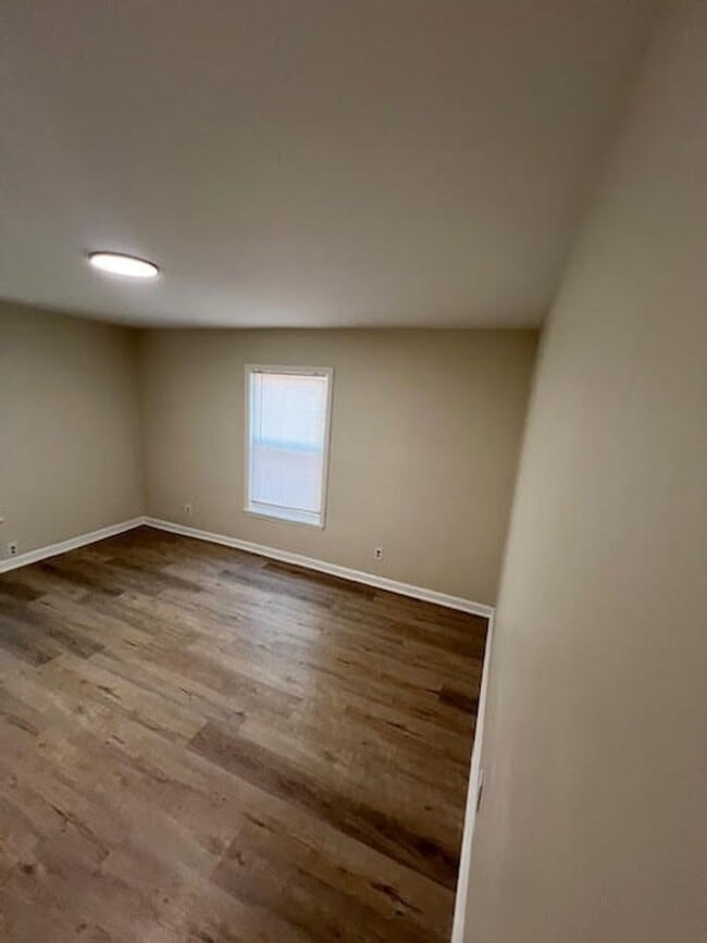 Building Photo - Charming, Fully Renovated 2-Bedroom in West Columbia