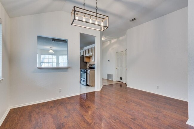 Building Photo - 1723 Rosenborough Ln S