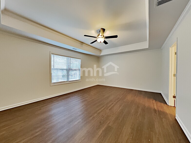 Building Photo - 3199 Arbor Oaks Dr SW