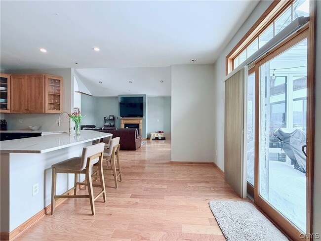 Building Photo - 1018 W State Rd