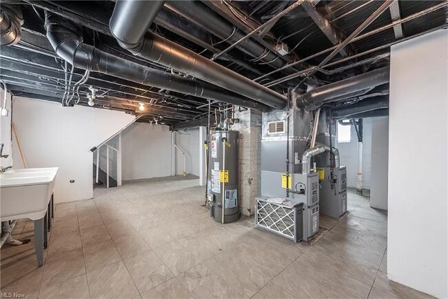 Building Photo - 3306 E Overlook Rd