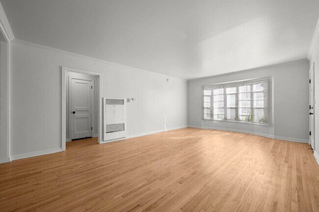 Building Photo - 3339 Stocker St W