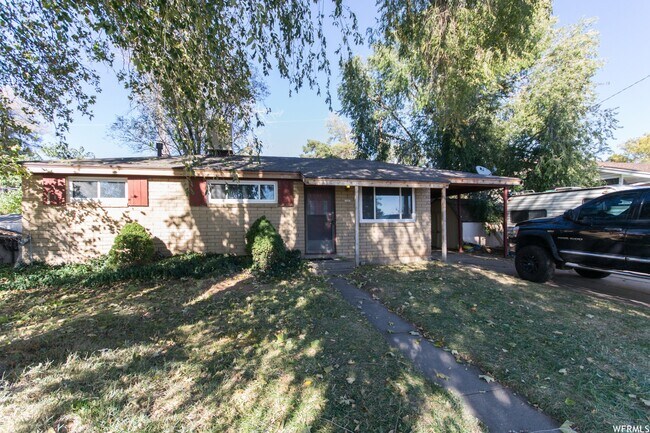 Building Photo - 1065 E 225 S