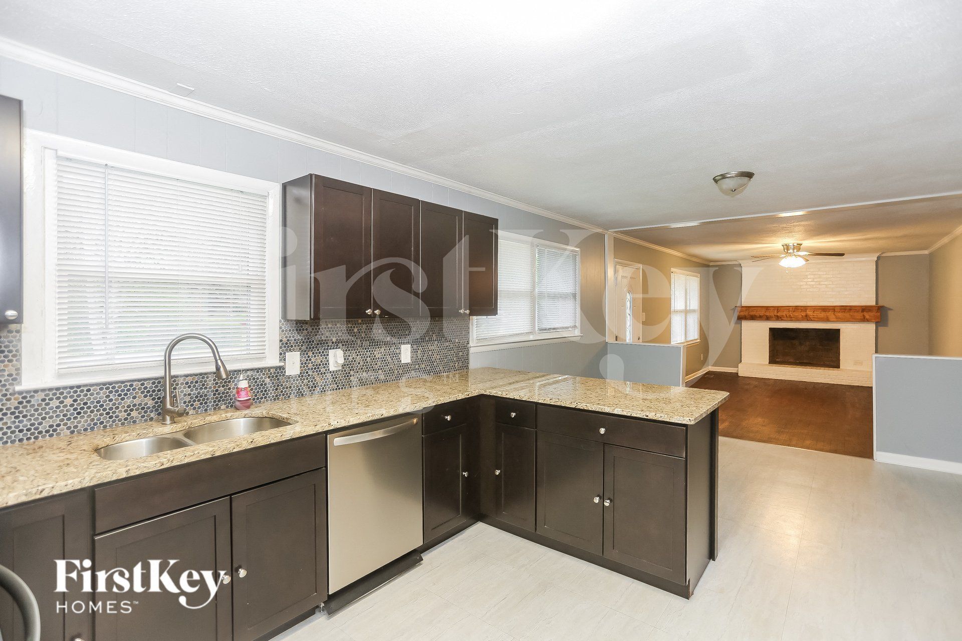 Building Photo - 1502 Kingston Dr