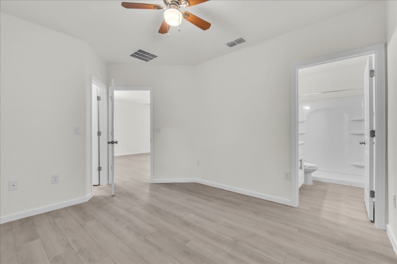 Building Photo - 652 Kensington St