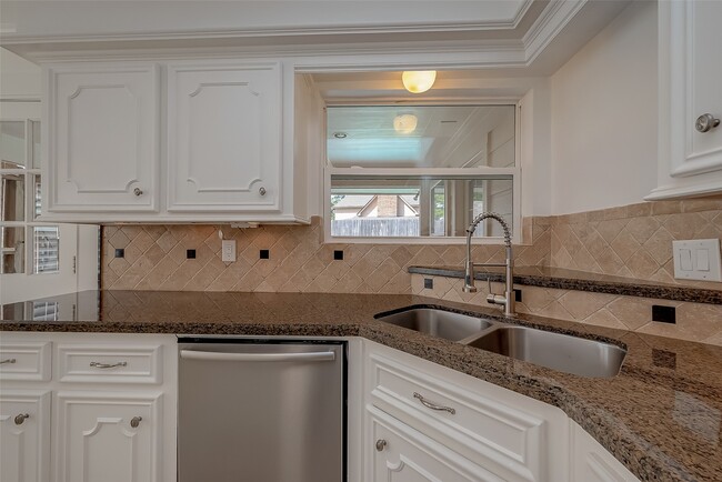 Building Photo - 20206 Cadogan Ct