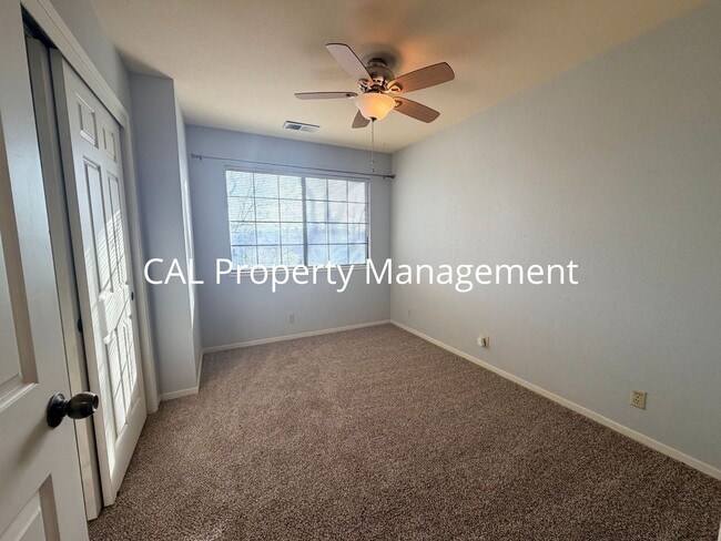 Building Photo - Charming 2BD Home in Gated Community with Pool & Garage