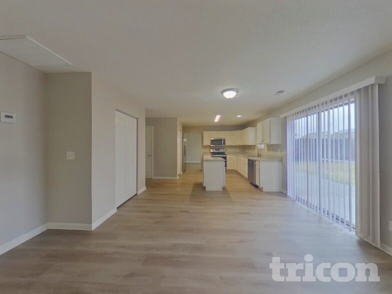 Building Photo - 415 Fox Trot Dr