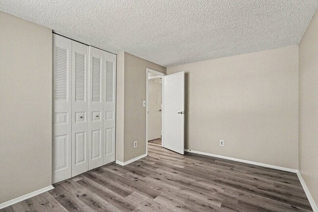 Building Photo - 6201 Turtle Neck Ln