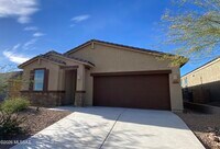 Building Photo - 14091 E Golden Oaks Rd