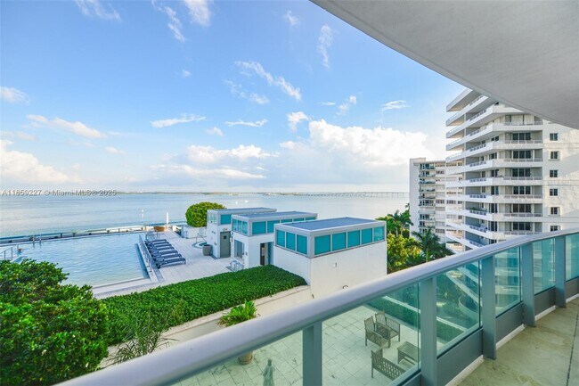 Building Photo - 1331 Brickell Bay Dr