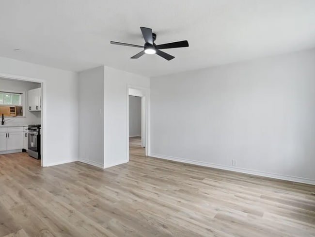 Building Photo - 607 S Austin St