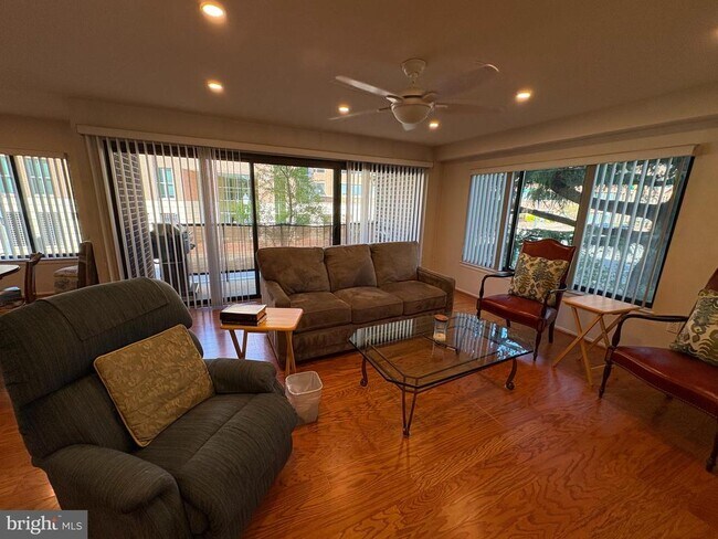 Building Photo - 1600 Prince St