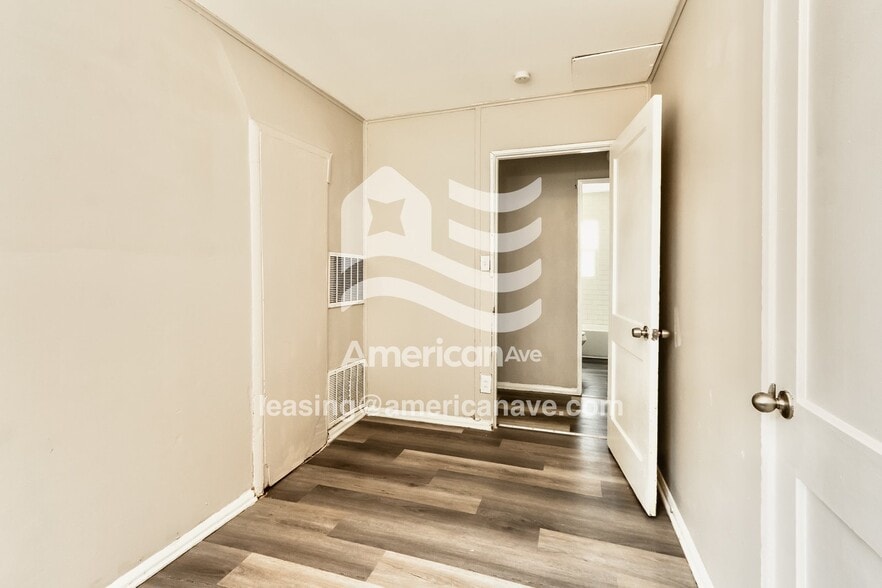 Building Photo - 203 N 37th St