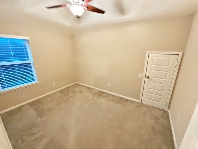 Building Photo - 26954 Mustang Retreat Ln