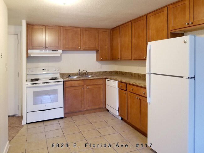 Building Photo - Great location off Leetsdale/Parker and Florida with lots of amenities such as AC, pool, hot tub,...