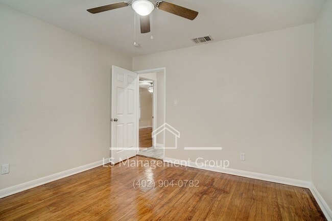 Building Photo - 609 Taft Blvd