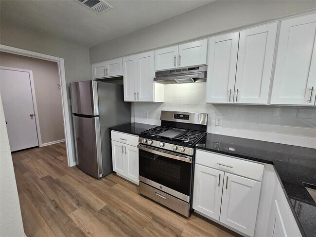 Building Photo - 1416 Hyridge Cir