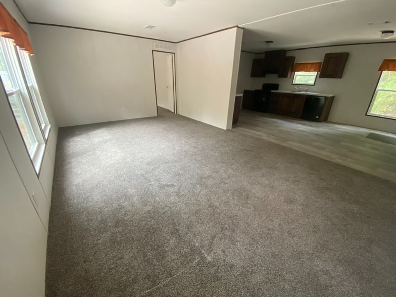 Building Photo - 208 Dawn Ave