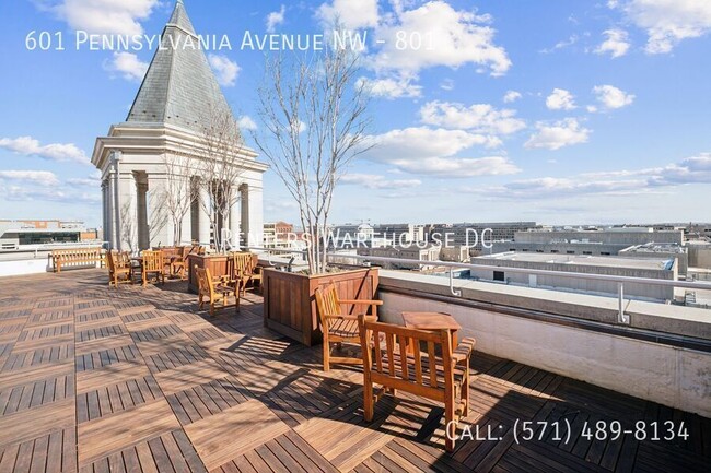 Building Photo - Stylish 8th-Floor Furnished Studio in Penn...