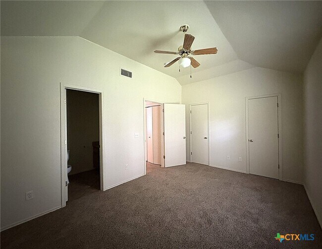 Building Photo - 4100 Pilgram Dr