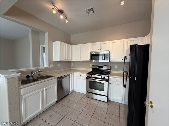 Building Photo - 10975 Pumpkin Ridge Ave