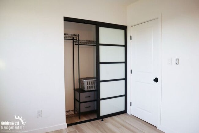 Building Photo - Stylish Updated 3Bdm 2Ba Upstairs Unit in the Heart of Old Town San Diego!