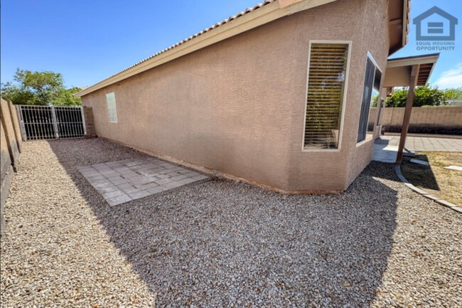 Building Photo - 3Bed/2Bath House in Avondale! Ready for Immediate Move-In! – RV GATE!