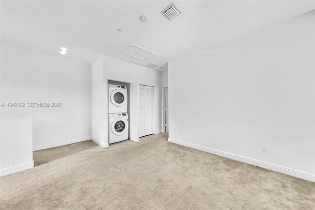 Building Photo - 908 SW 147th Ave