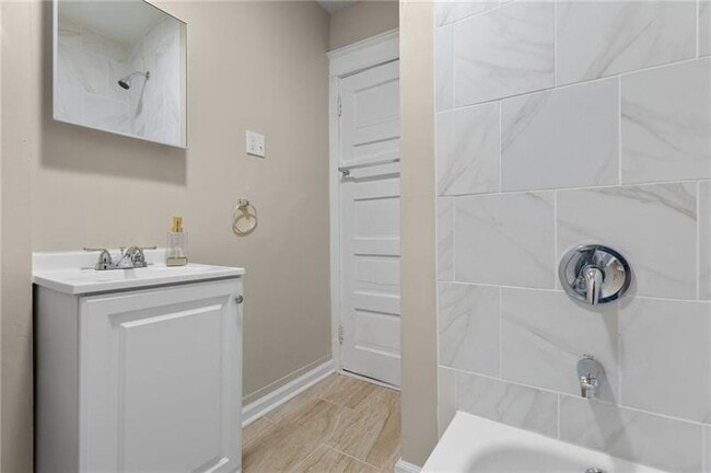 Building Photo - 6523 Dean St