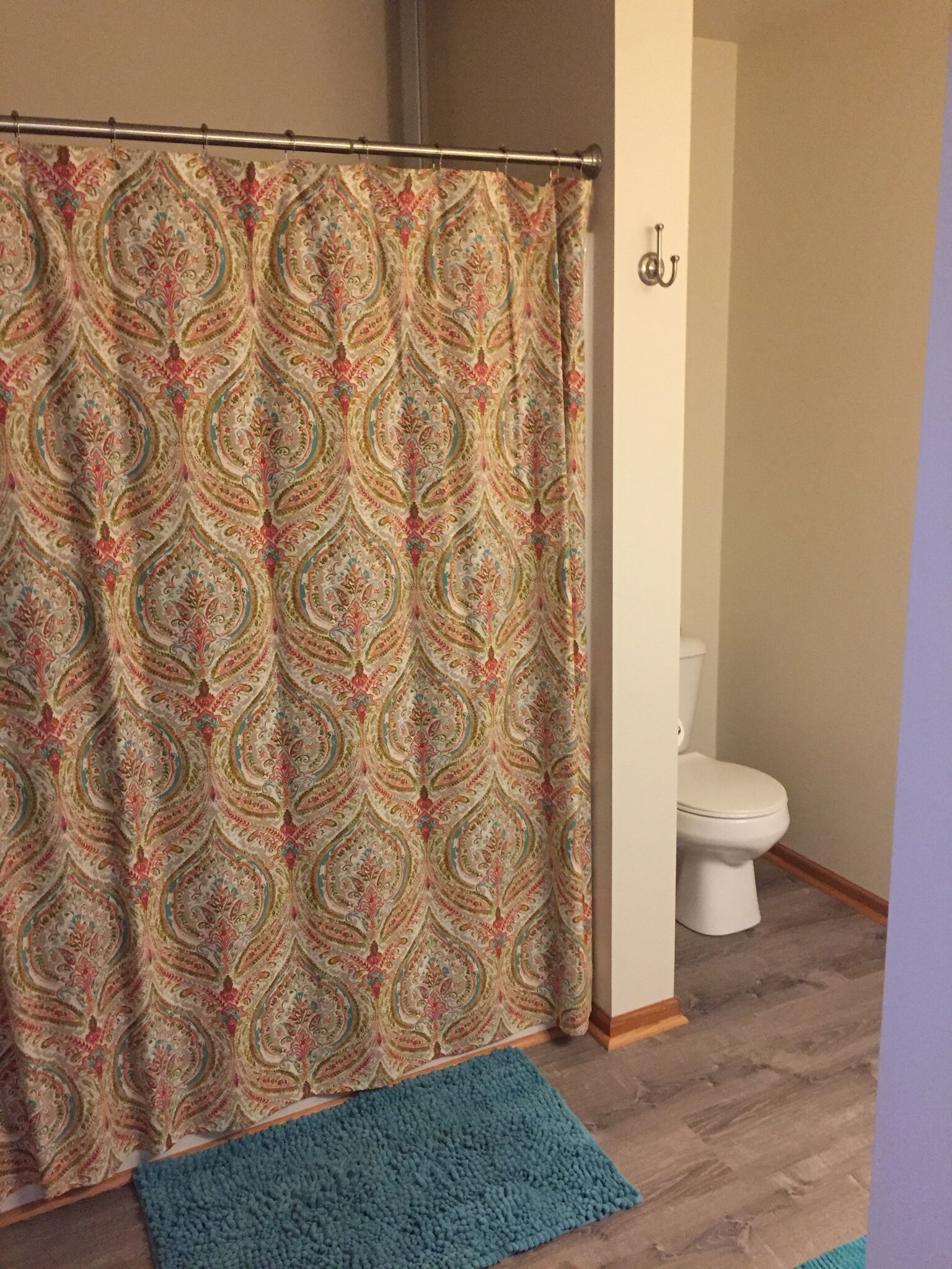 2nd Bath - 611 Wellington Dr