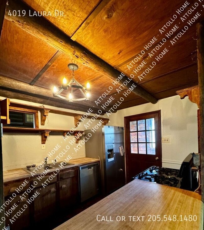 Building Photo - 4019 Laura Dr