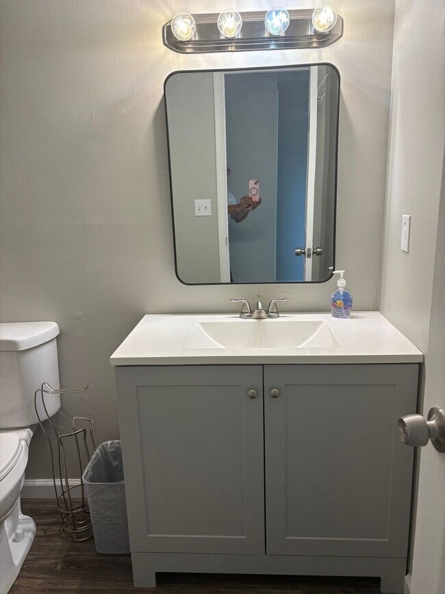 Building Photo - Charming 3BR Duplex in Huntsville
