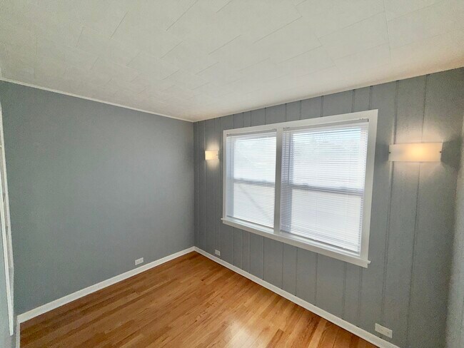 Building Photo - 5626 N Central Ave