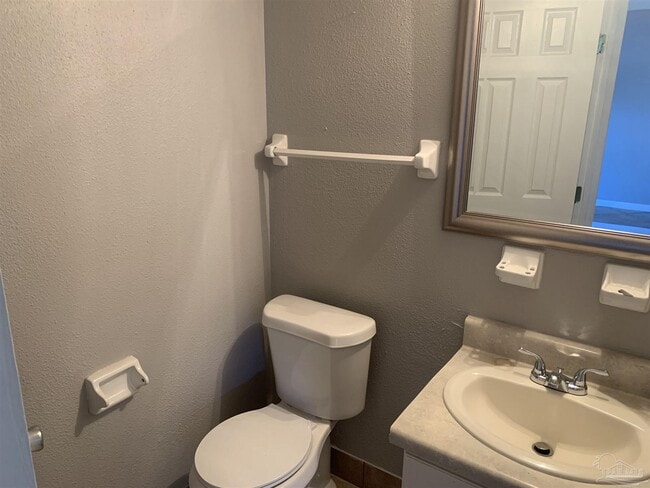 Building Photo - 811 Massachusetts Ave