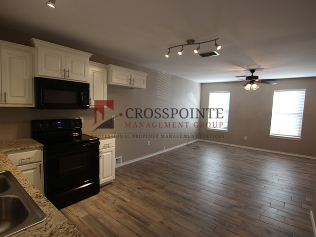 Building Photo - Beautiful 2 Bed 1.5 Townhome in Lindale ISD! Tour Today!