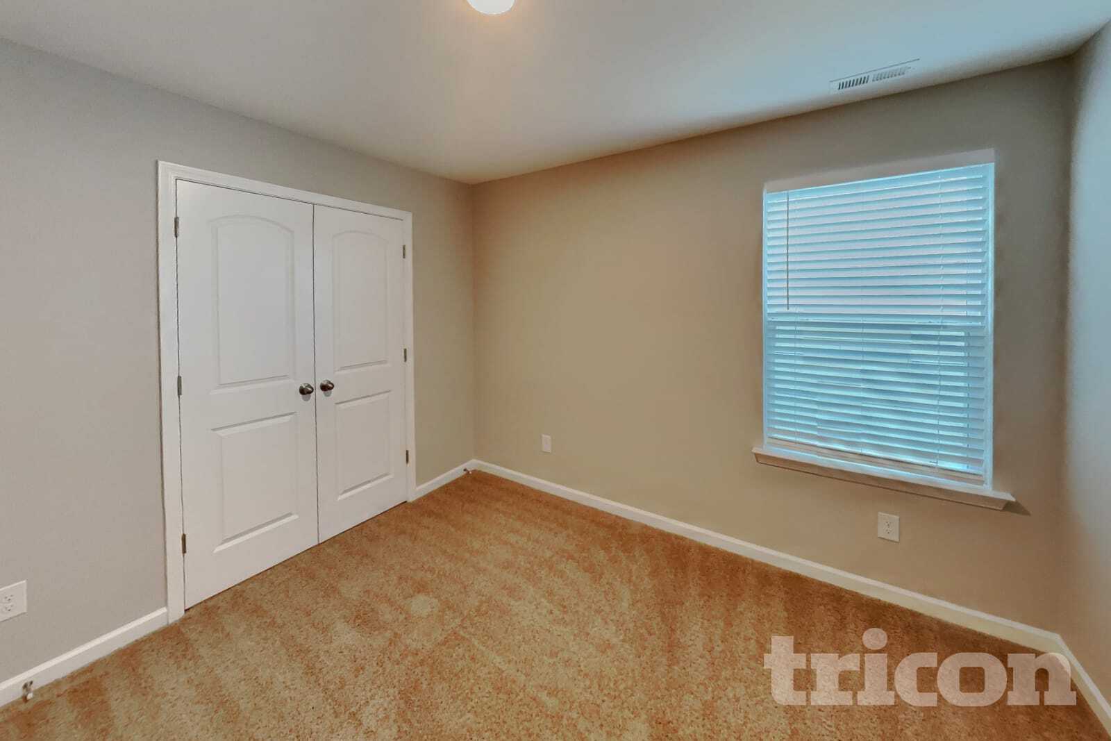 Building Photo - 215 Kirkside Dr