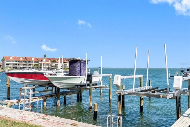 Building Photo - 363 Pinellas Bayway S