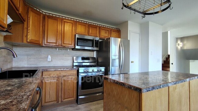 Building Photo - 1316 E Hope St