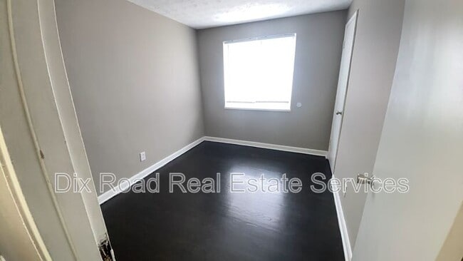 Building Photo - 1519 S Smithville Rd