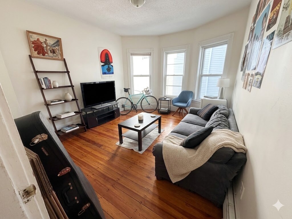 Building Photo - 68 Winchester St