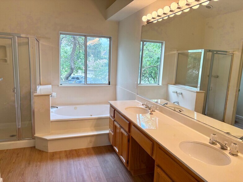 Building Photo - 1363 Egret Dr