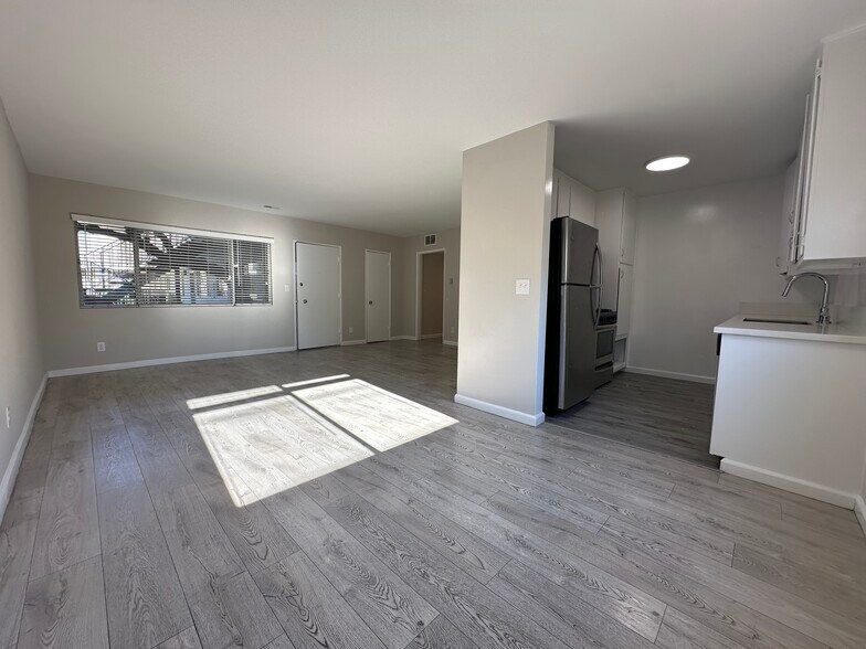 Building Photo - 2020 Preuss Rd