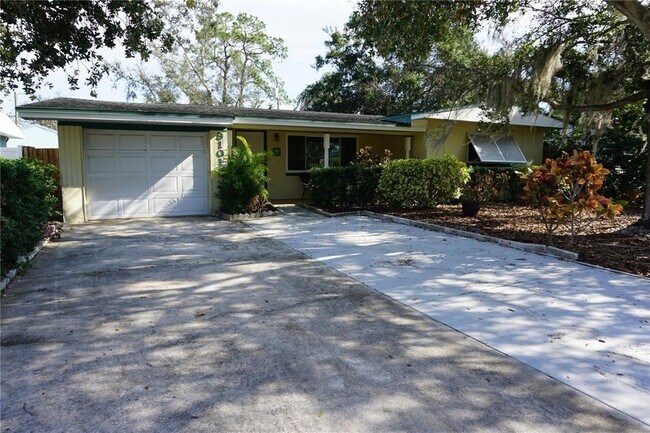 Building Photo - 9101 3rd St N