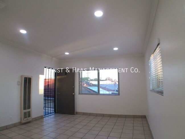 Building Photo - 6524 Orange Ave